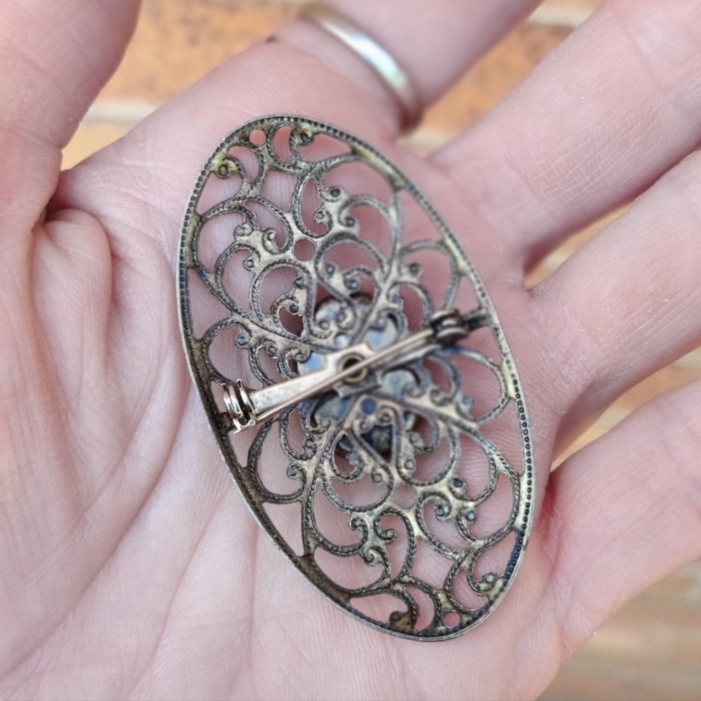 Vintage Cameo Brooch - Picture 3 of 4